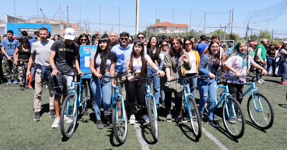 El Municipio entregó este año más de 7.600 bicicletas a estudiantes de Lomas